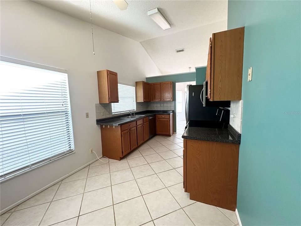 На продажу: $329,000 (3 спален, 2 ванн, 1260 Квадратных фут)