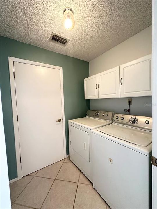 На продажу: $329,000 (3 спален, 2 ванн, 1260 Квадратных фут)