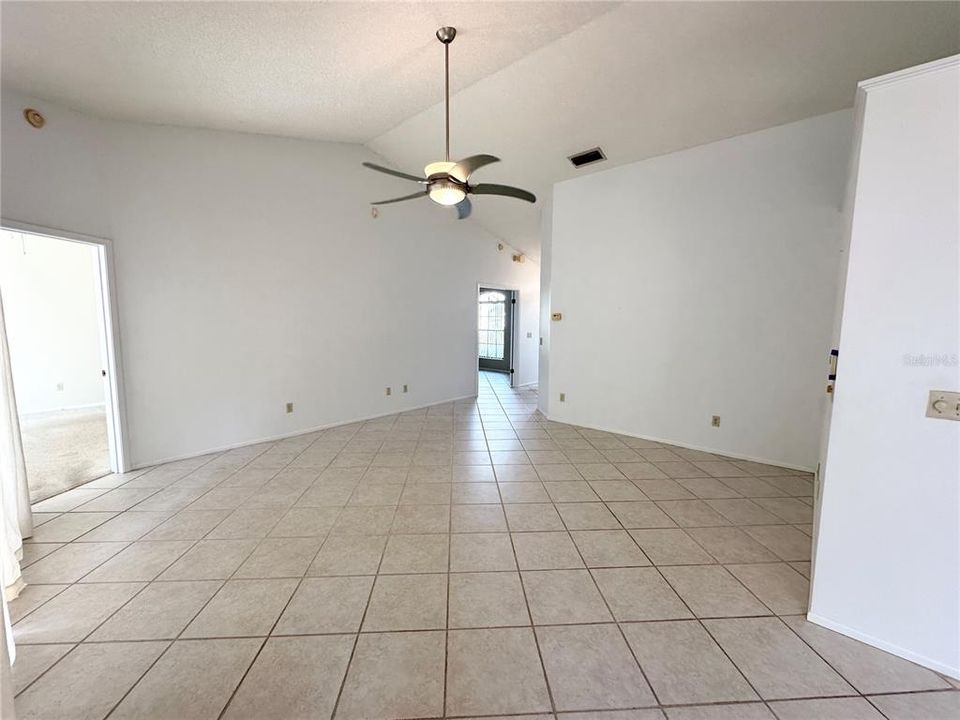 На продажу: $329,000 (3 спален, 2 ванн, 1260 Квадратных фут)