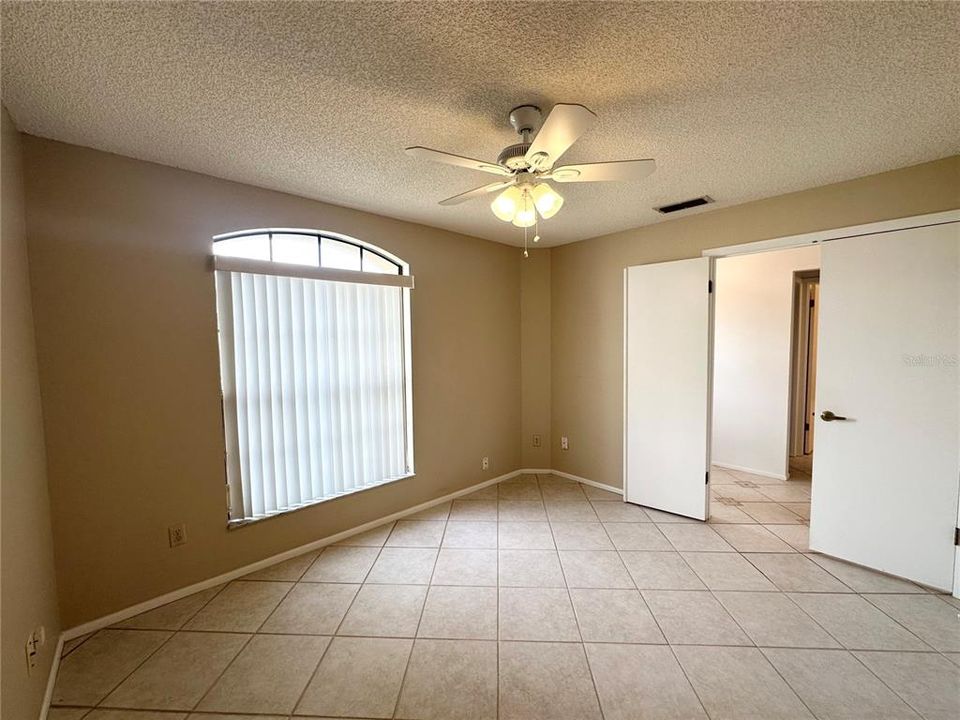 На продажу: $329,000 (3 спален, 2 ванн, 1260 Квадратных фут)