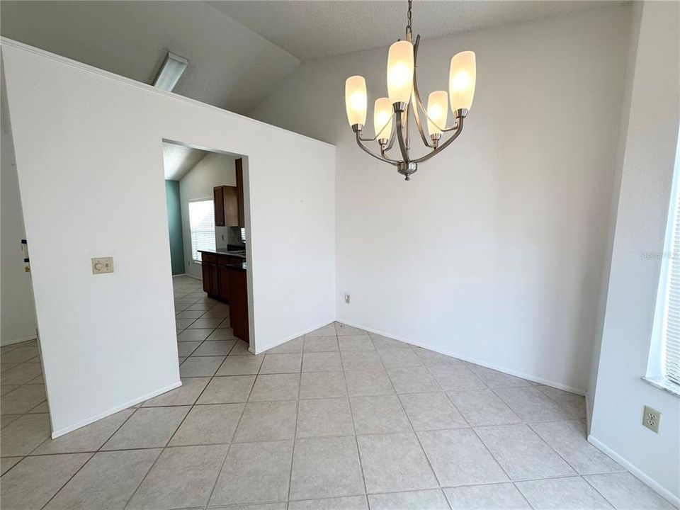 На продажу: $329,000 (3 спален, 2 ванн, 1260 Квадратных фут)