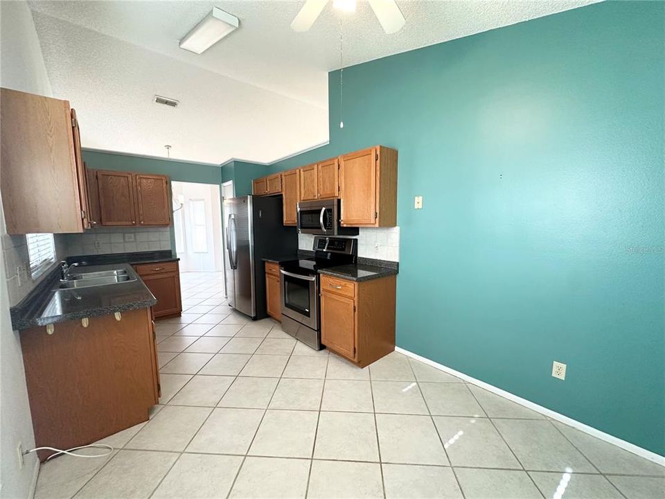 На продажу: $329,000 (3 спален, 2 ванн, 1260 Квадратных фут)