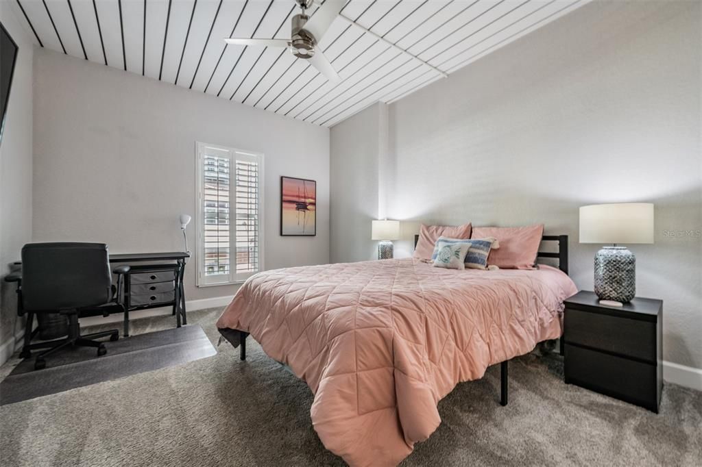 For Sale: $428,000 (2 beds, 2 baths, 1206 Square Feet)