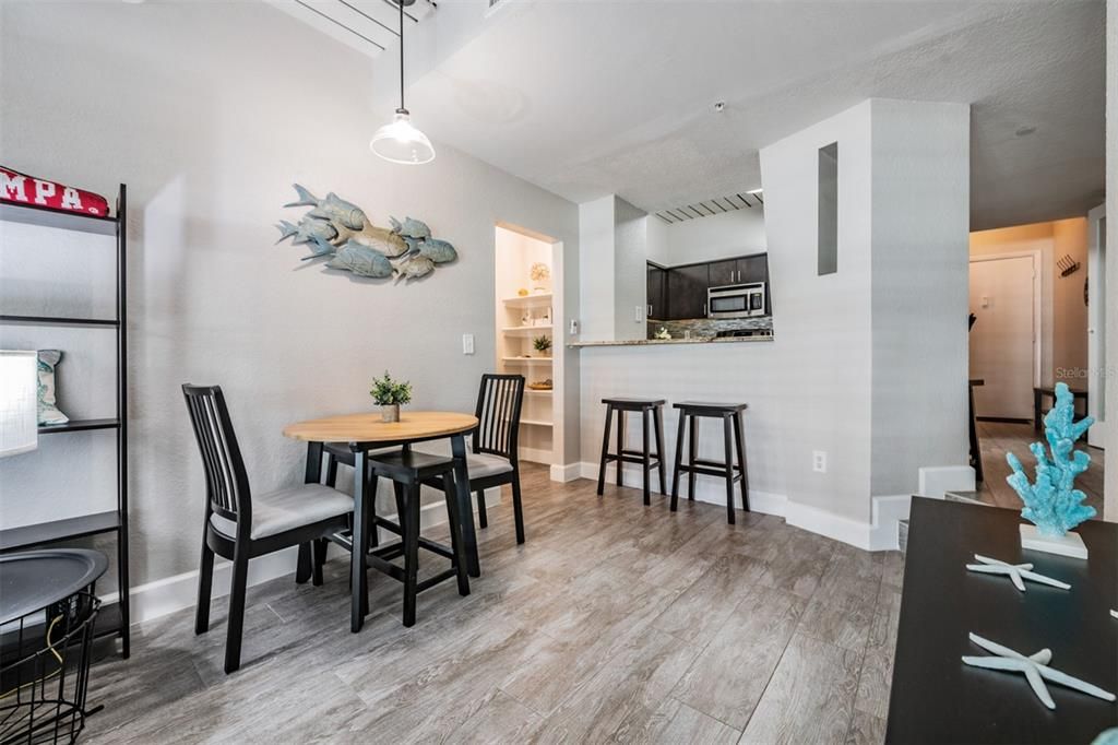 For Sale: $428,000 (2 beds, 2 baths, 1206 Square Feet)