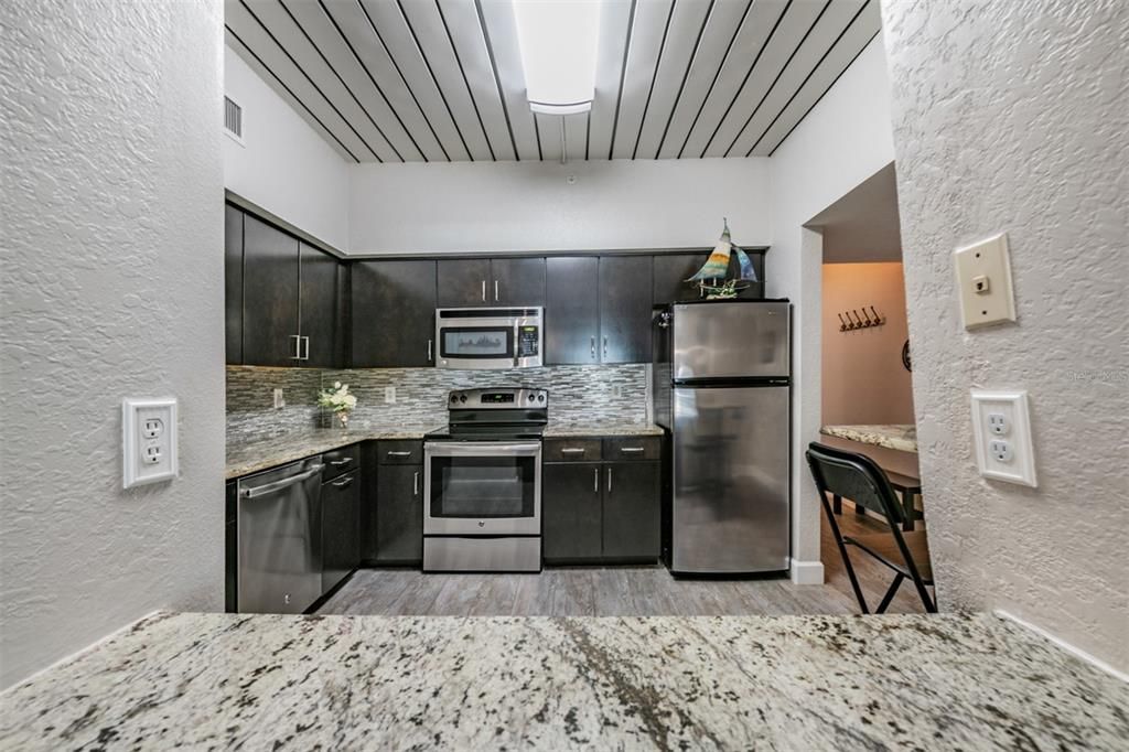 For Sale: $428,000 (2 beds, 2 baths, 1206 Square Feet)