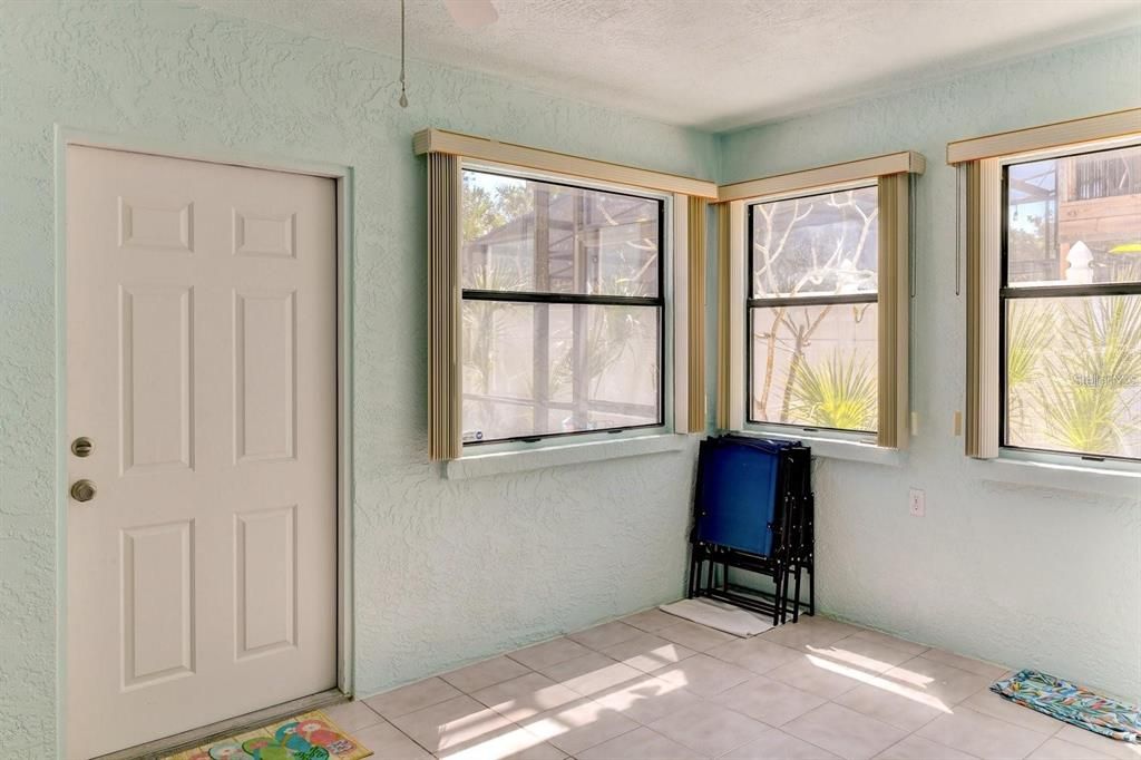 待售: $1,100,000 (4 贝兹, 3 浴室, 2956 平方英尺)