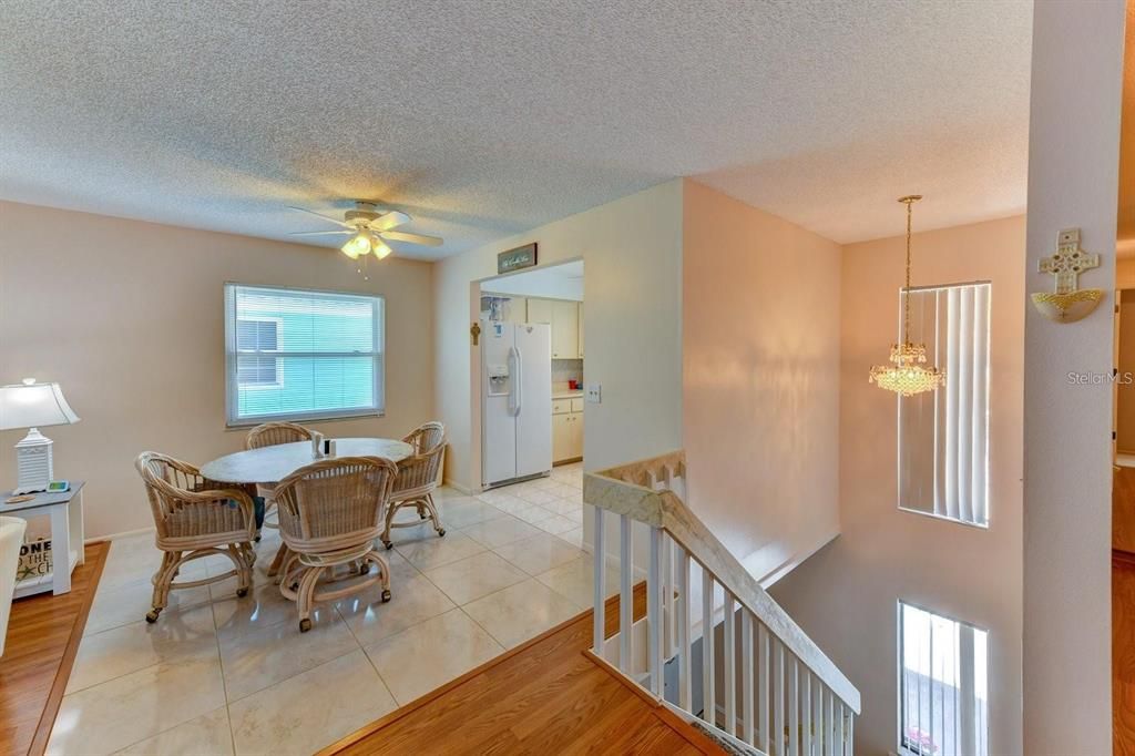 待售: $1,100,000 (4 贝兹, 3 浴室, 2956 平方英尺)