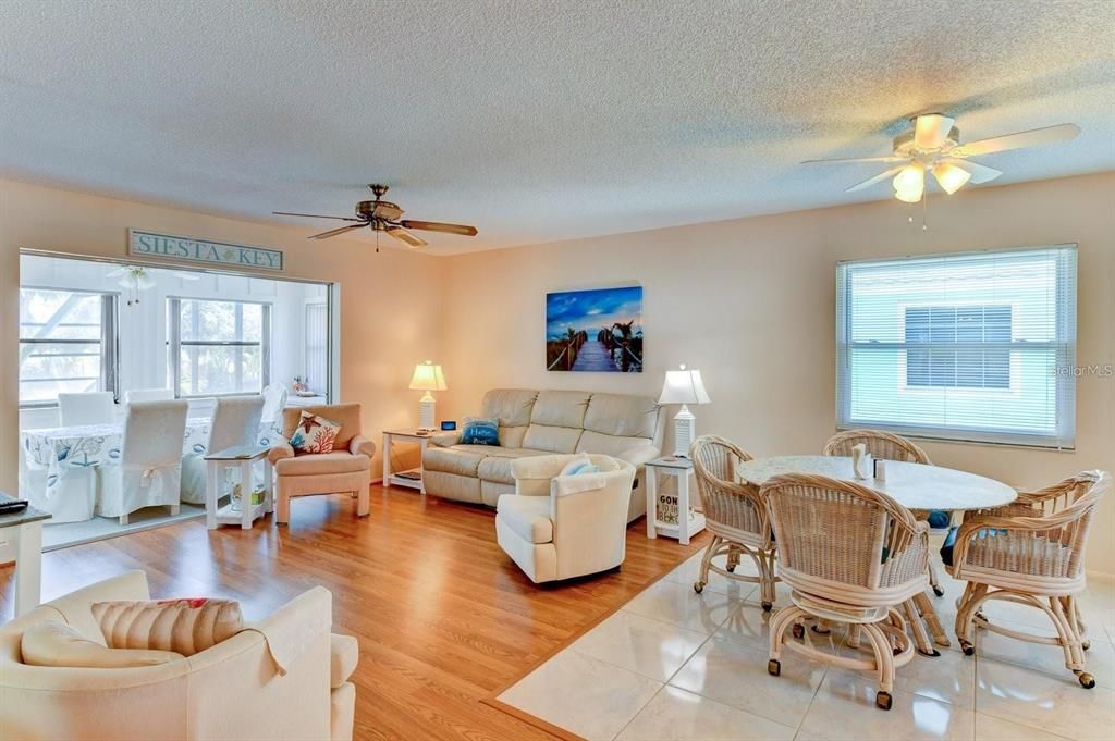 待售: $1,100,000 (4 贝兹, 3 浴室, 2956 平方英尺)