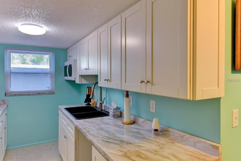 待售: $1,100,000 (4 贝兹, 3 浴室, 2956 平方英尺)