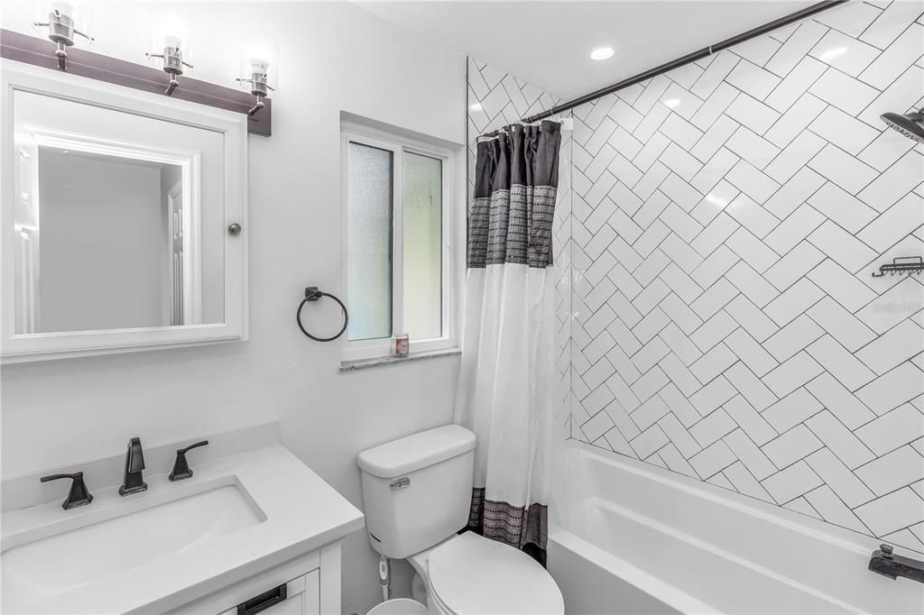 待售: $480,000 (4 贝兹, 3 浴室, 1809 平方英尺)