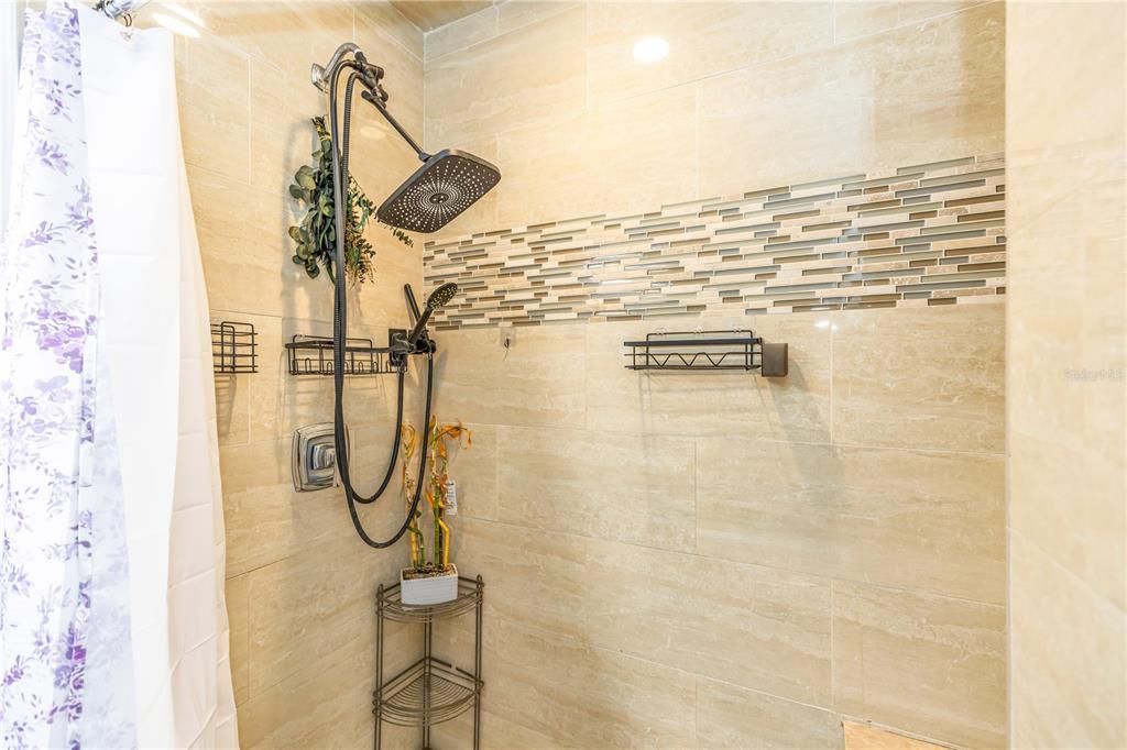 待售: $480,000 (4 贝兹, 3 浴室, 1809 平方英尺)