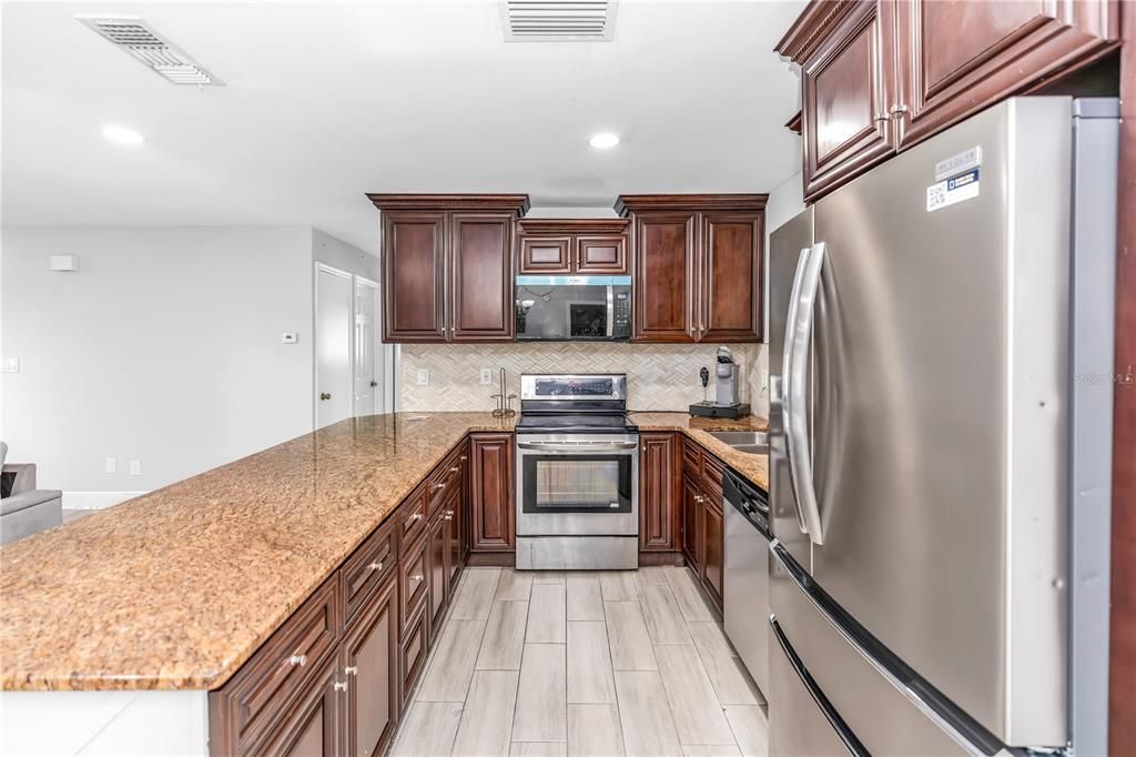 待售: $480,000 (4 贝兹, 3 浴室, 1809 平方英尺)