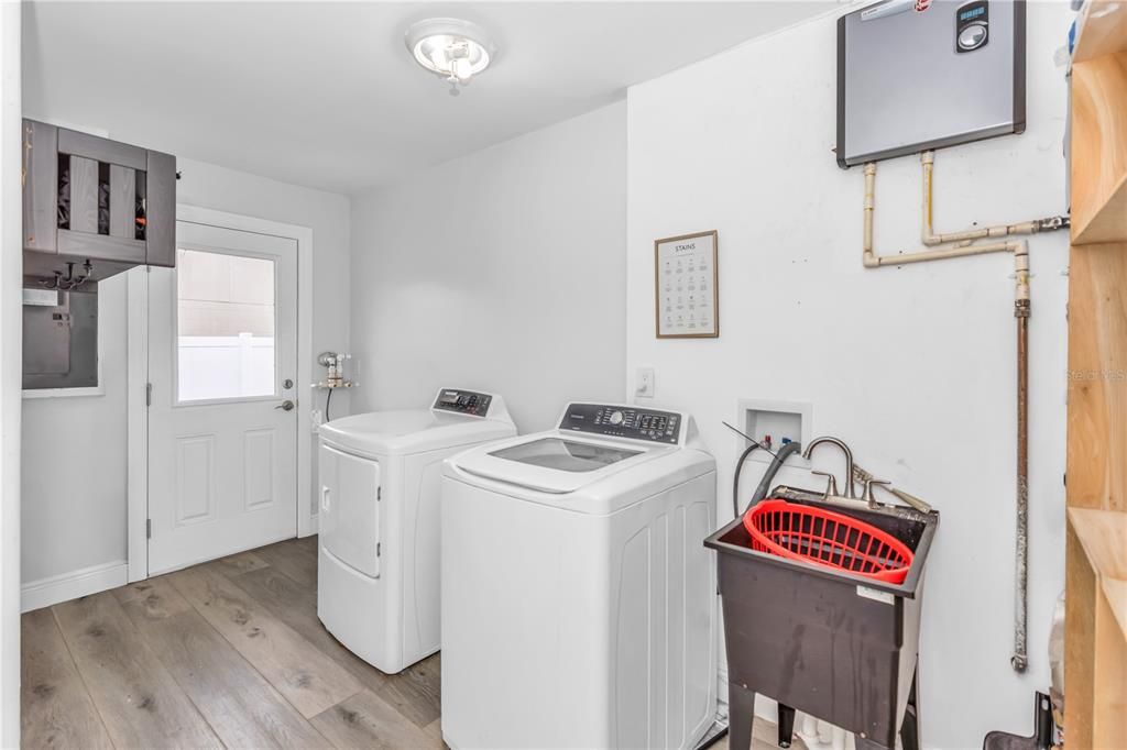 待售: $480,000 (4 贝兹, 3 浴室, 1809 平方英尺)