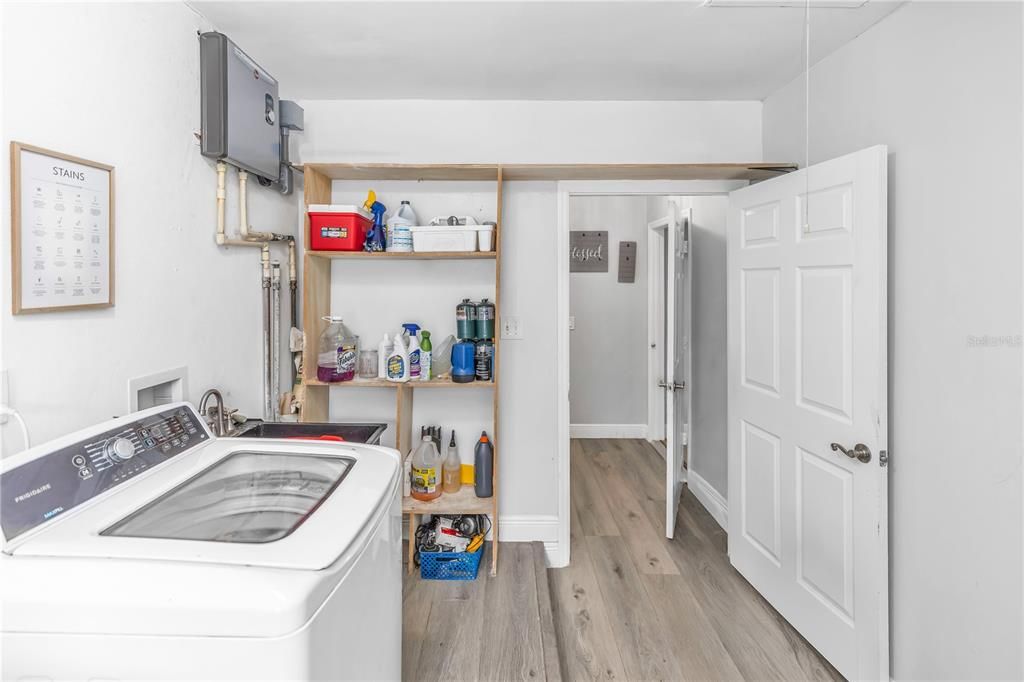 待售: $480,000 (4 贝兹, 3 浴室, 1809 平方英尺)