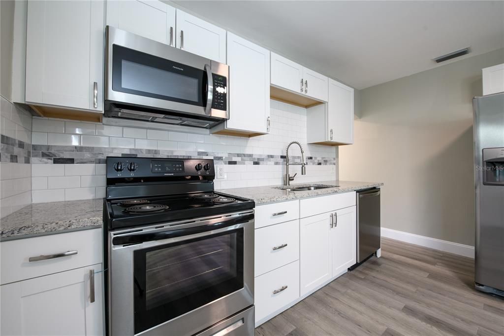 En Venta: $470,000 (3 camas, 2 baños, 1351 Pies cuadrados)