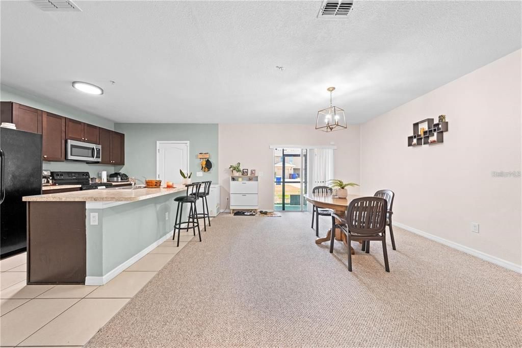 En Venta: $300,000 (3 camas, 2 baños, 1852 Pies cuadrados)