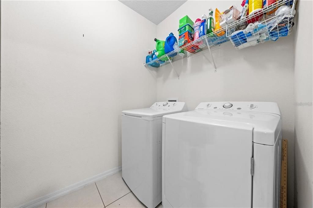 En Venta: $300,000 (3 camas, 2 baños, 1852 Pies cuadrados)