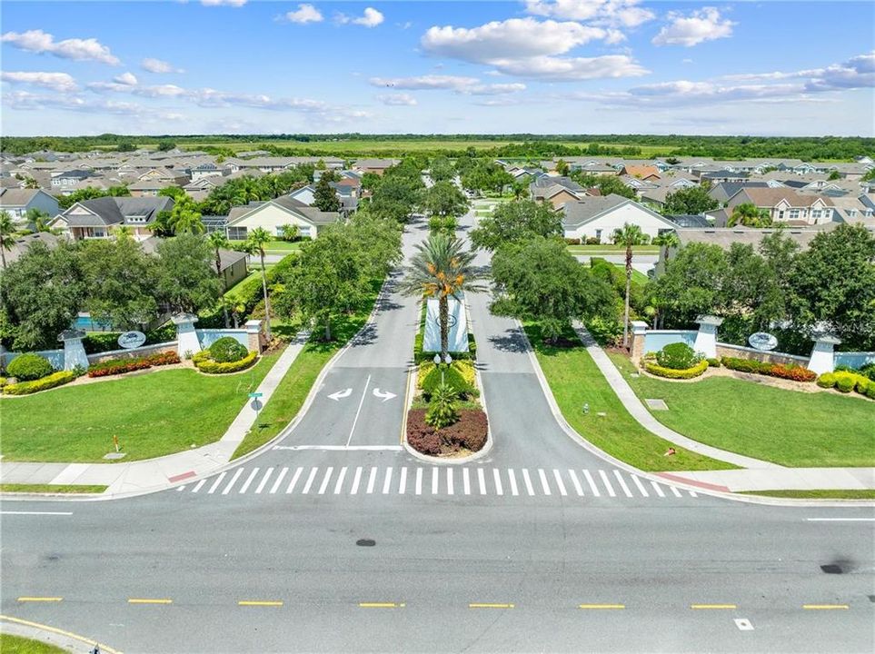 En Venta: $300,000 (3 camas, 2 baños, 1852 Pies cuadrados)