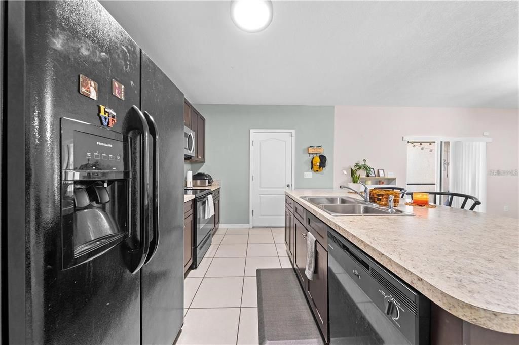 En Venta: $300,000 (3 camas, 2 baños, 1852 Pies cuadrados)