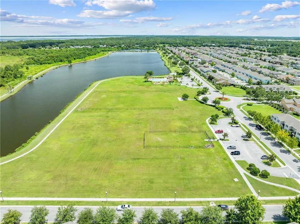 En Venta: $300,000 (3 camas, 2 baños, 1852 Pies cuadrados)