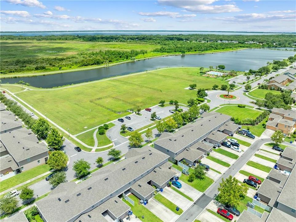 En Venta: $300,000 (3 camas, 2 baños, 1852 Pies cuadrados)