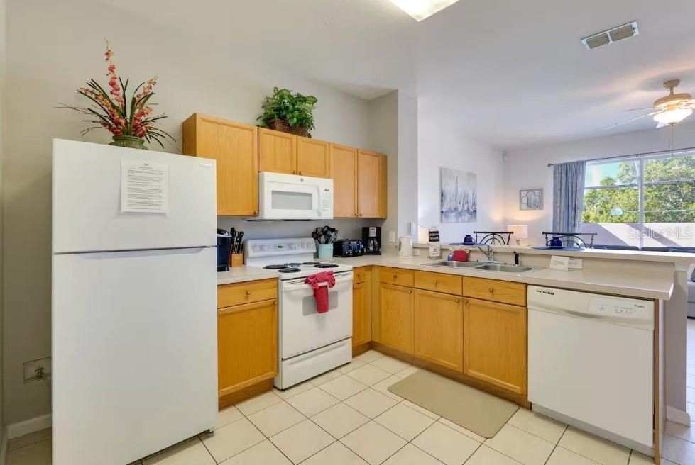 For Sale: $315,000 (3 beds, 3 baths, 1440 Square Feet)