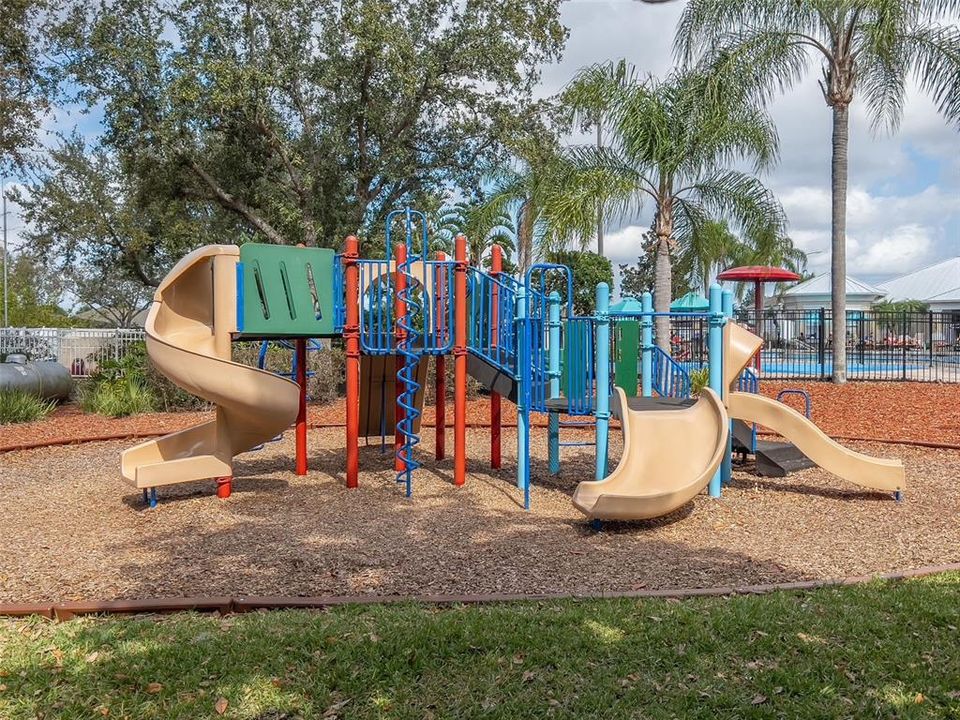 For Sale: $315,000 (3 beds, 3 baths, 1440 Square Feet)