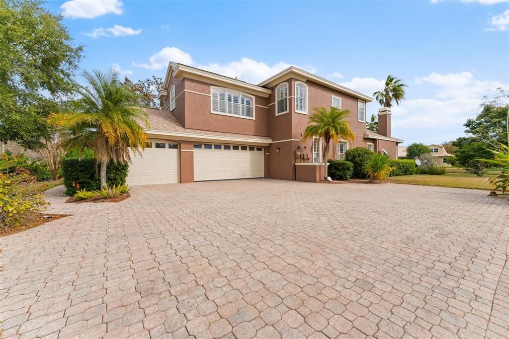 For Sale: $1,300,000 (5 beds, 4 baths, 3972 Square Feet)