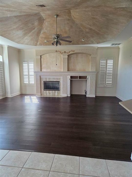 For Sale: $1,300,000 (5 beds, 4 baths, 3972 Square Feet)