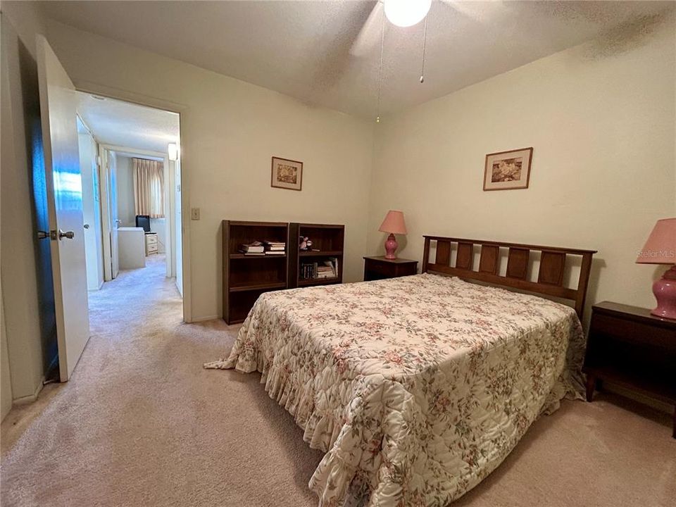 For Sale: $149,900 (2 beds, 2 baths, 1100 Square Feet)