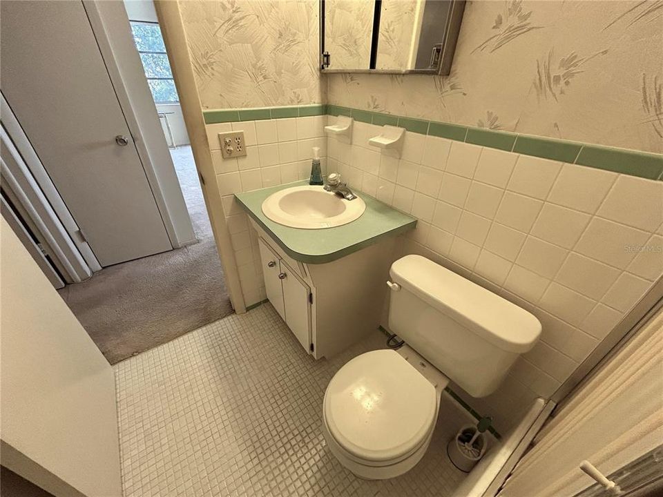 For Sale: $149,900 (2 beds, 2 baths, 1100 Square Feet)