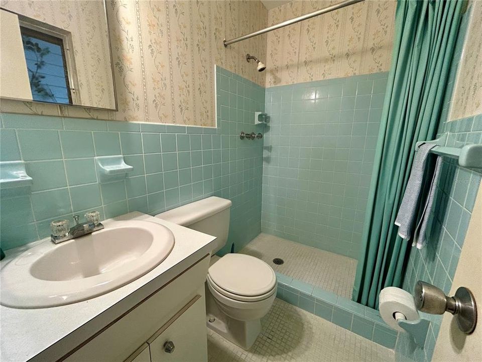 For Sale: $149,900 (2 beds, 2 baths, 1100 Square Feet)