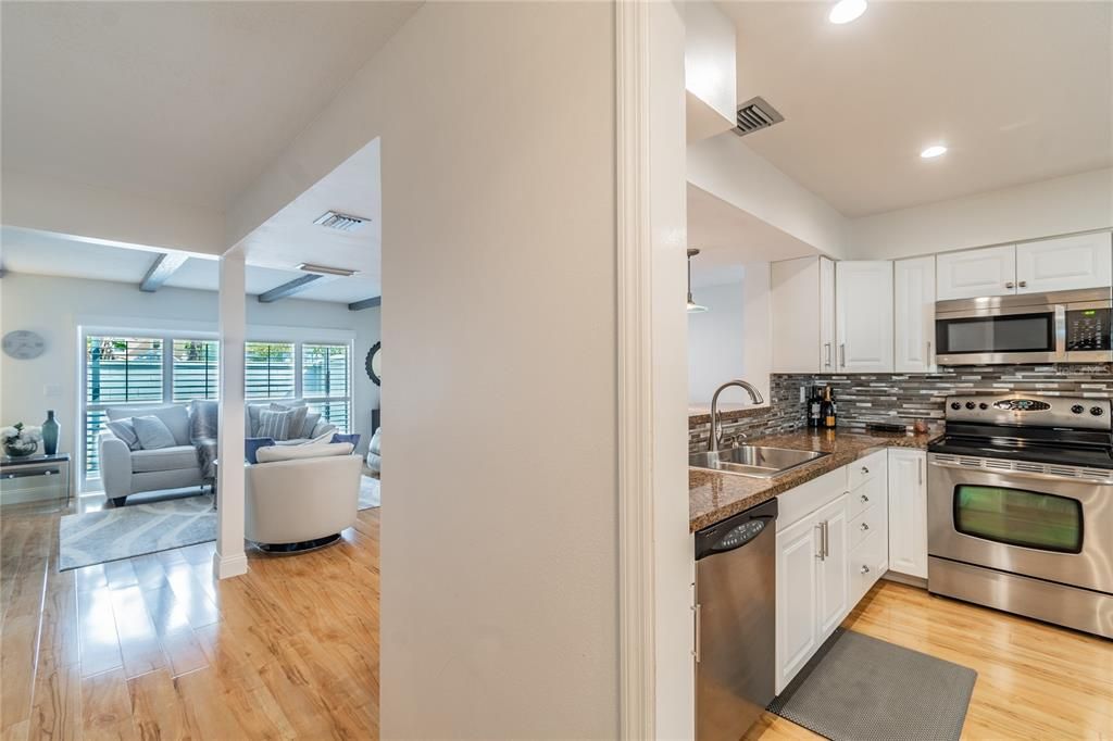 出租: $2,900 (2 贝兹, 2 浴室, 1380 平方英尺)