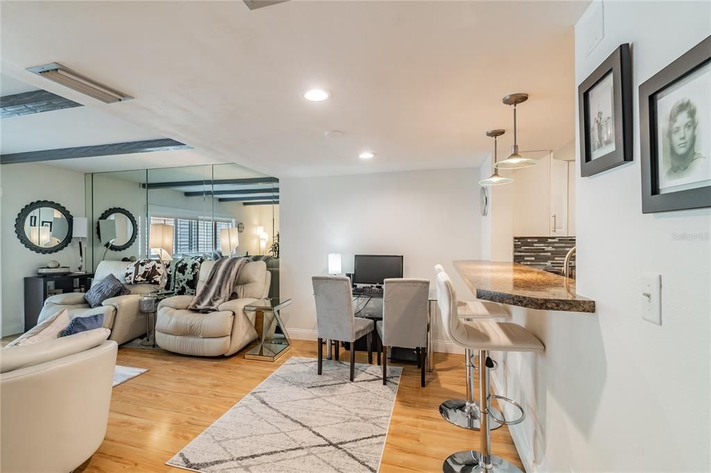 出租: $2,900 (2 贝兹, 2 浴室, 1380 平方英尺)