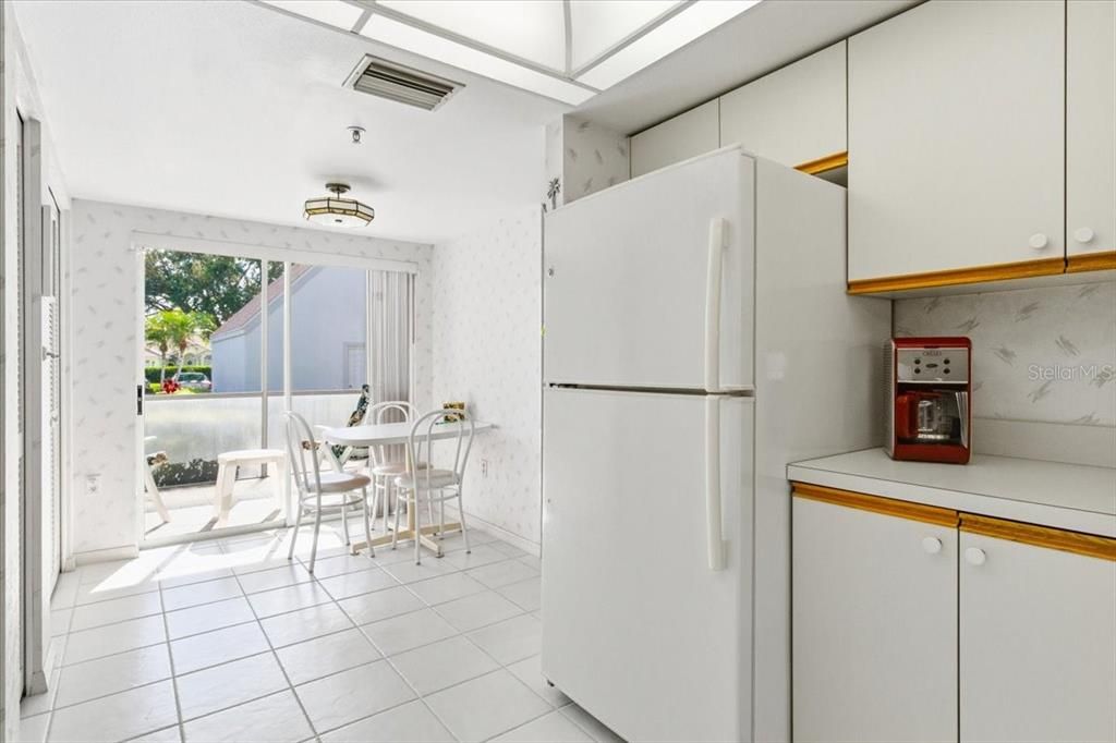 待售: $205,000 (2 贝兹, 2 浴室, 1202 平方英尺)