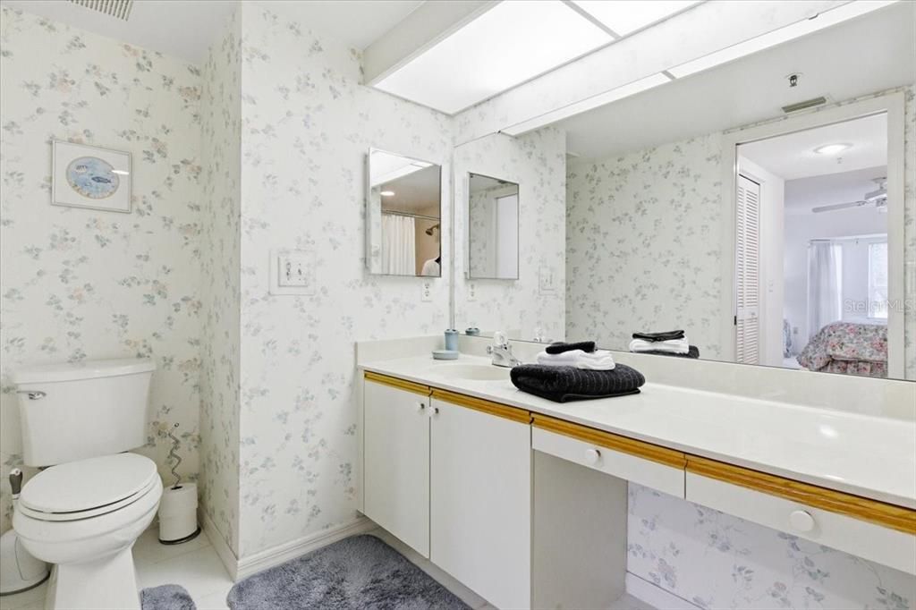 待售: $205,000 (2 贝兹, 2 浴室, 1202 平方英尺)