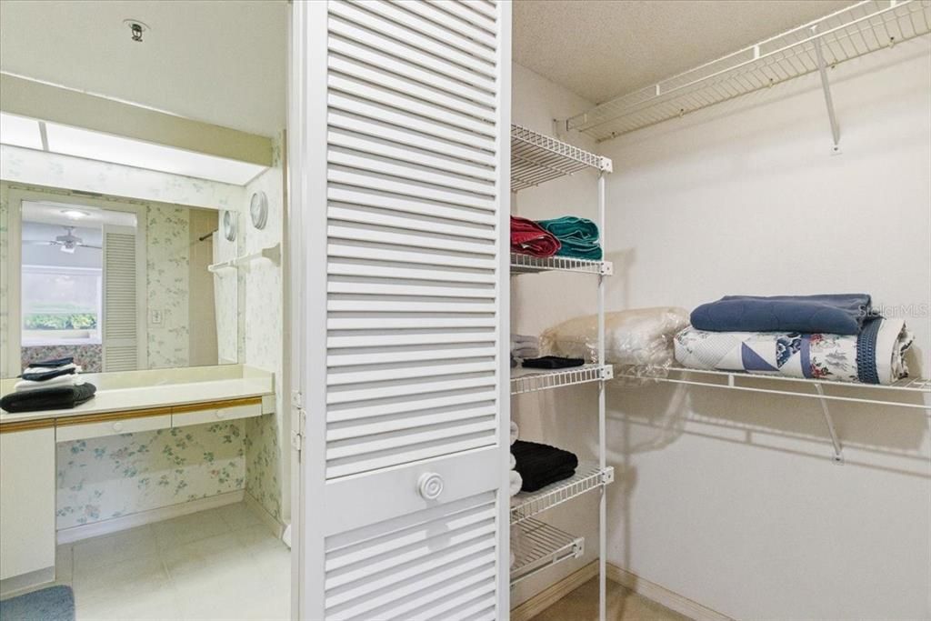 待售: $205,000 (2 贝兹, 2 浴室, 1202 平方英尺)