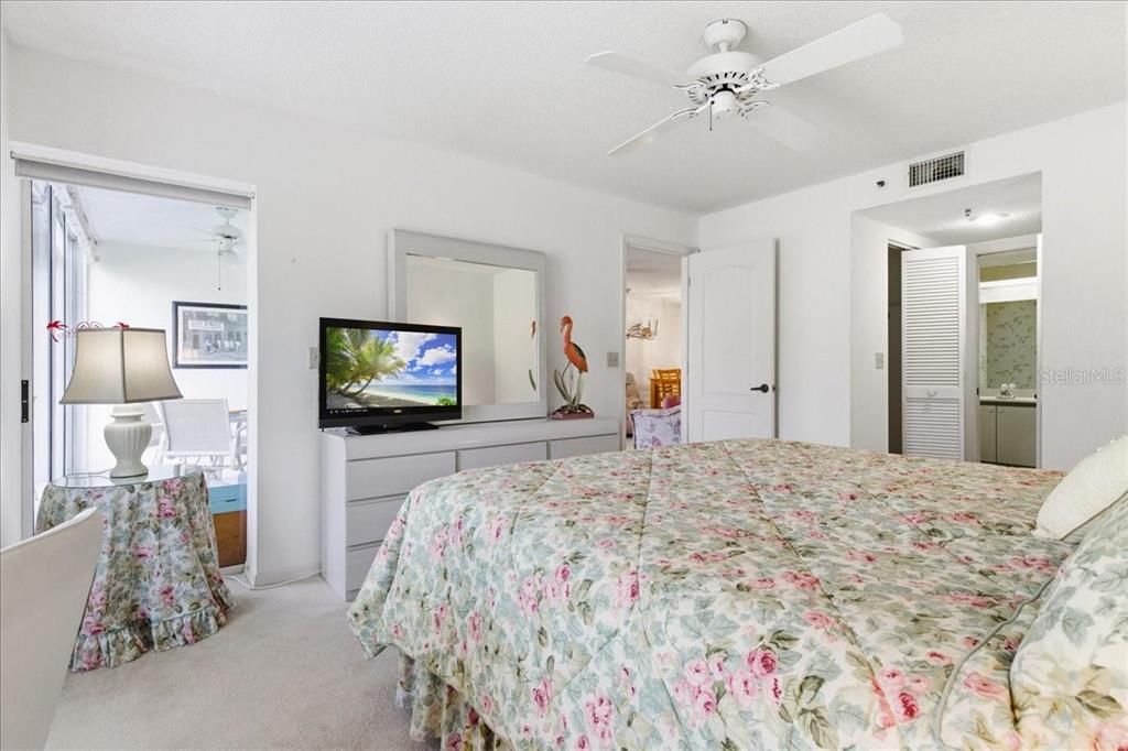 待售: $205,000 (2 贝兹, 2 浴室, 1202 平方英尺)