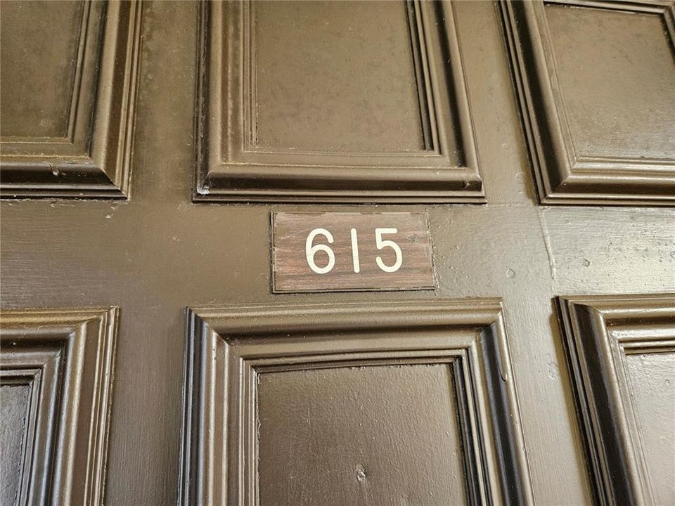 For Sale: $155,600 (2 beds, 1 baths, 1023 Square Feet)