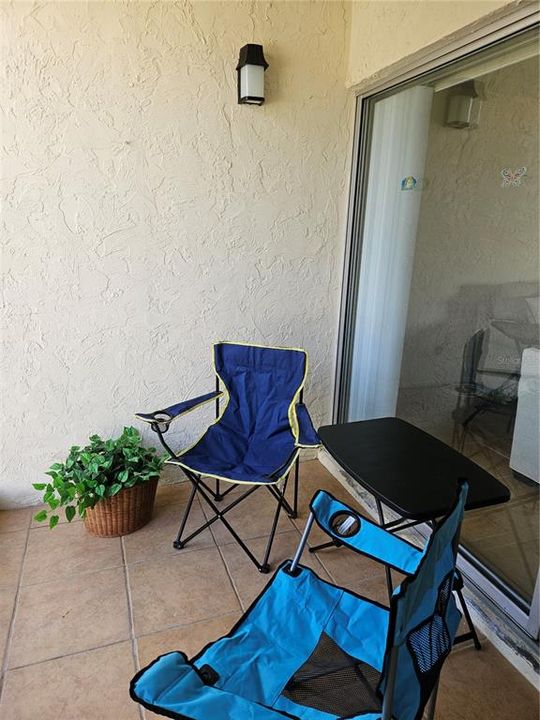 For Sale: $155,600 (2 beds, 1 baths, 1023 Square Feet)