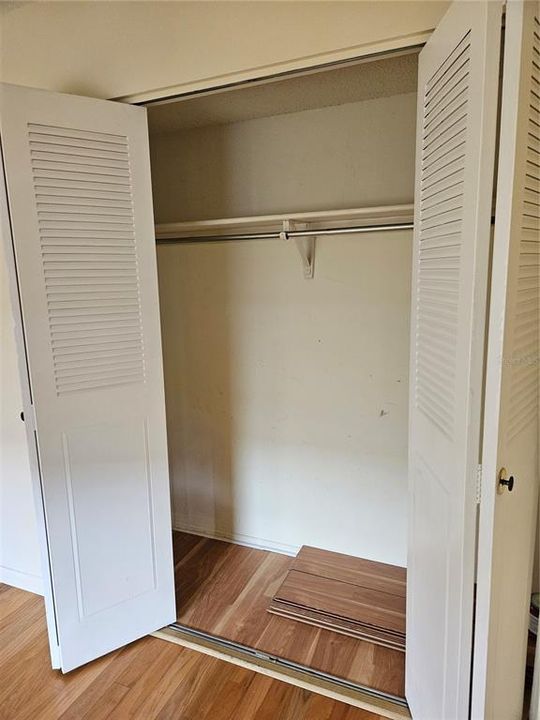 For Sale: $155,600 (2 beds, 1 baths, 1023 Square Feet)