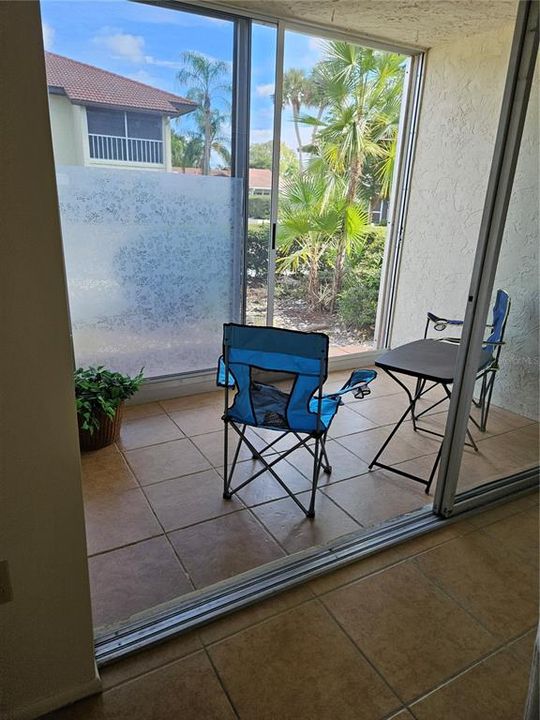 For Sale: $155,600 (2 beds, 1 baths, 1023 Square Feet)