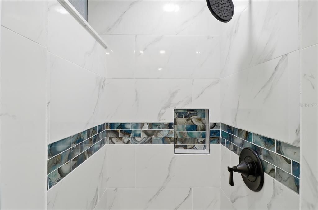 For Sale: $319,900 (3 beds, 2 baths, 1610 Square Feet)