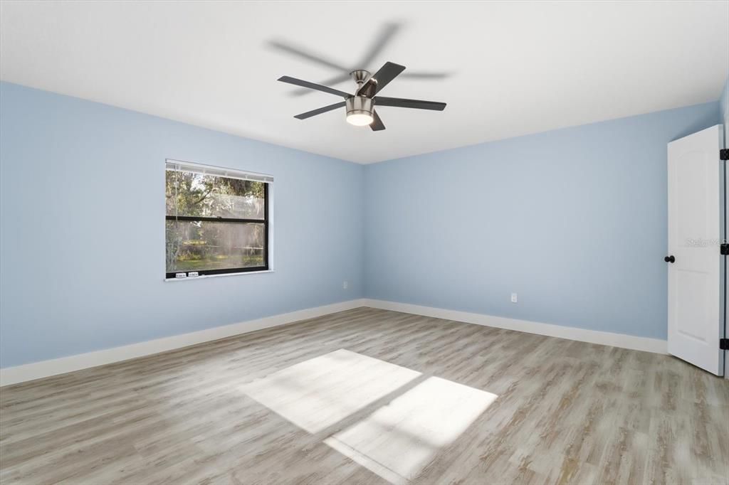 For Sale: $319,900 (3 beds, 2 baths, 1610 Square Feet)