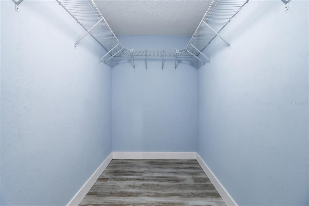 For Sale: $319,900 (3 beds, 2 baths, 1610 Square Feet)