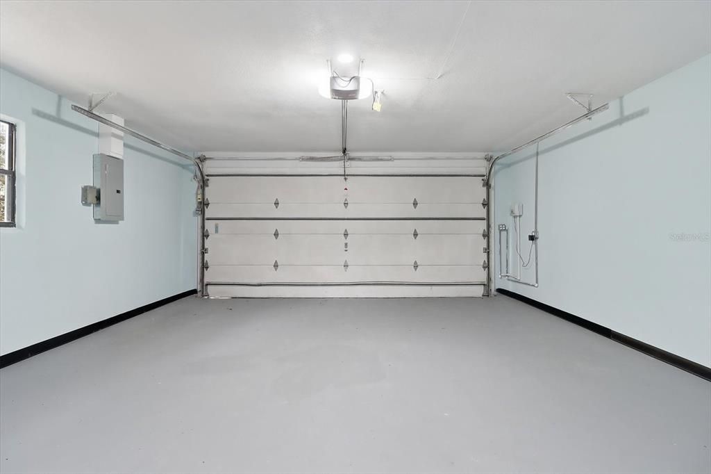 For Sale: $319,900 (3 beds, 2 baths, 1610 Square Feet)