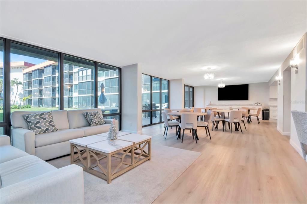 For Sale: $599,000 (2 beds, 2 baths, 1103 Square Feet)