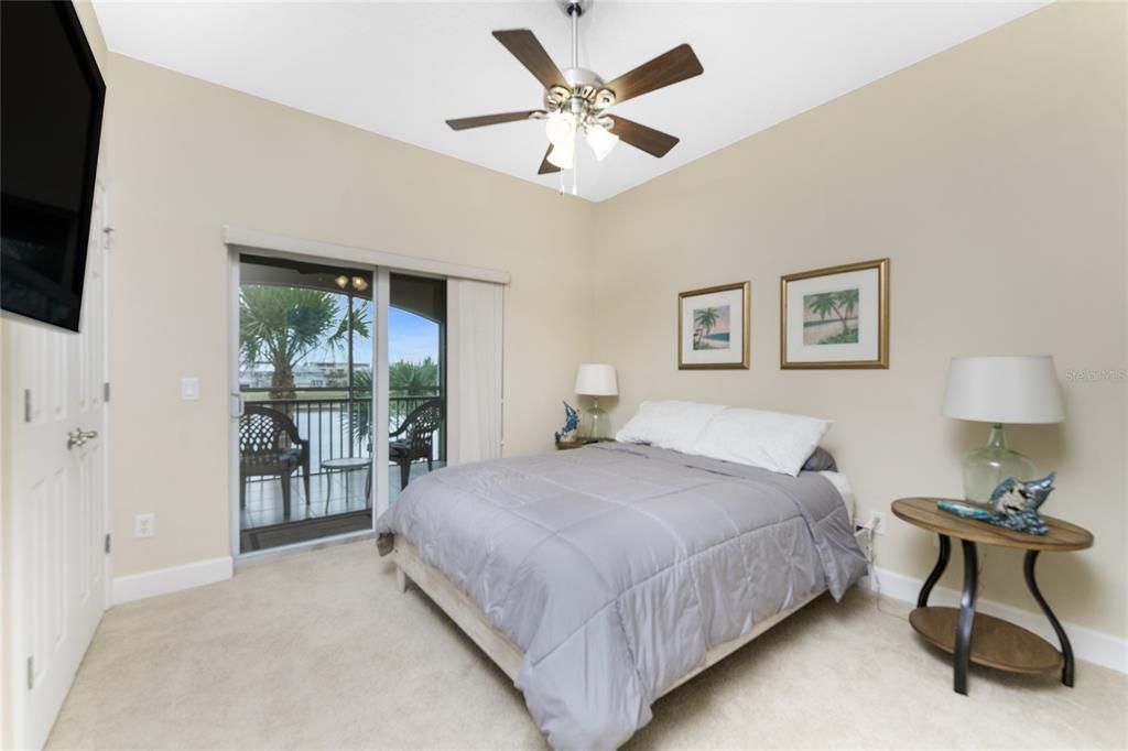 For Sale: $349,900 (3 beds, 2 baths, 2066 Square Feet)