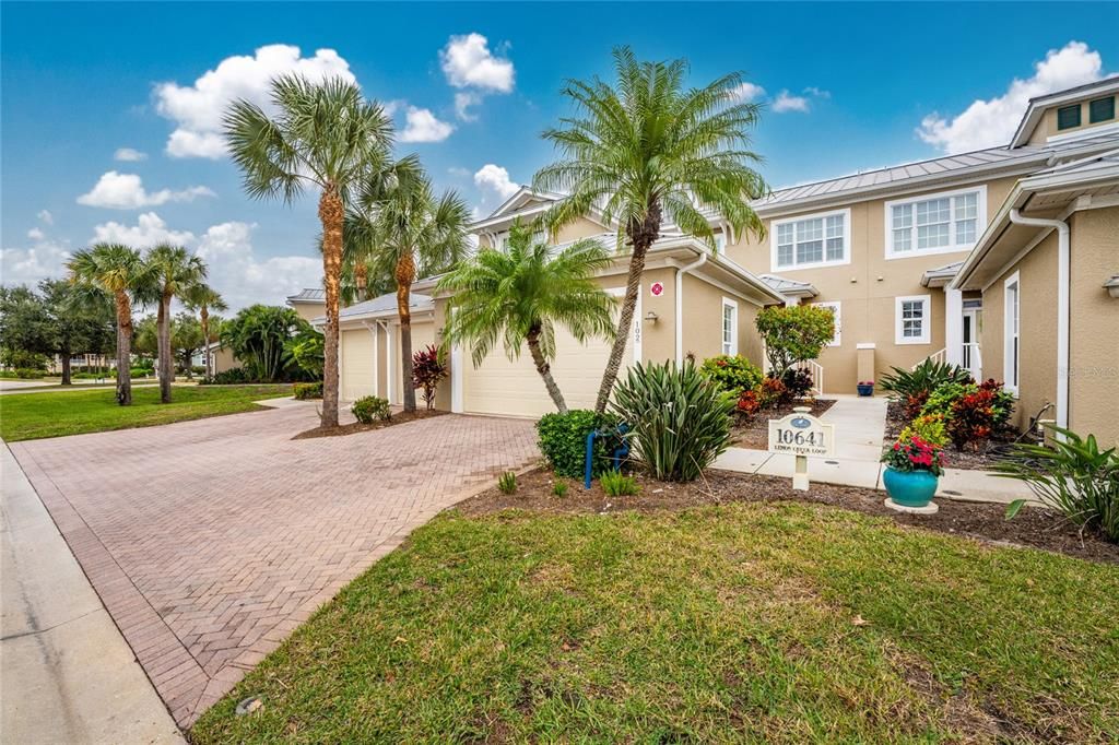 For Sale: $349,900 (3 beds, 2 baths, 2066 Square Feet)