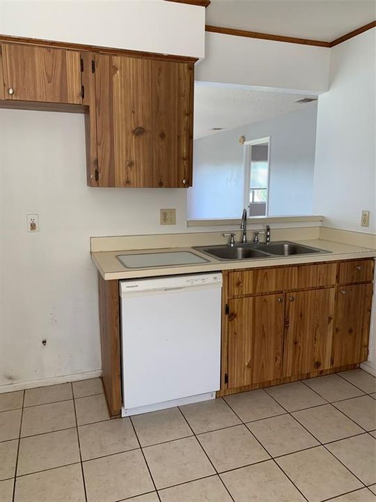 В аренду: $1,800 (2 спален, 2 ванн, 1117 Квадратных фут)